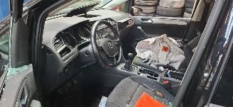 Volkswagen Touran 1.4 TSI Highline Edition 7 Persoons picture 8