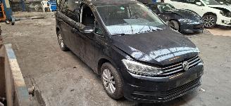 Volkswagen Touran 1.4 TSI Highline Edition 7 Persoons picture 3