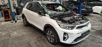 Kia Stonic 1.0 T-GDI MHEV Dynamic Plusline picture 3