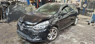 Salvage car Renault Clio 0.9 TCE Limeted 2017/12