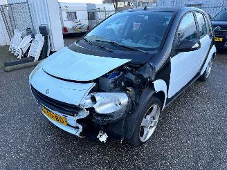 krockskadad bil auto Smart Forfour 1.0 Spring Edition III BJ 2006 224323 KM 2006/7