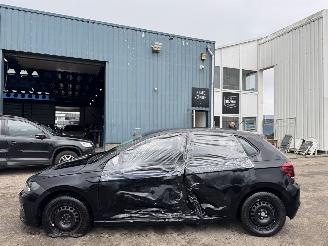 krockskadad bil auto Volkswagen Polo 1.0 TSI 5DRS AIRCO BJ 2018 2018/3