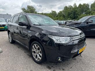 Auto incidentate Mitsubishi Outlander 2.0 AUTOMAAT PHEV Instyle BJ 2014 305.027 KM 2014/4