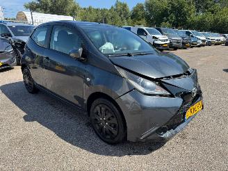 Toyota Aygo 1.0 VVT-i x-play picture 6