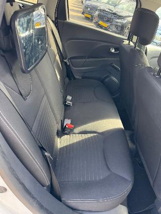 Renault Clio Estate 0.9 TCe Limited picture 12