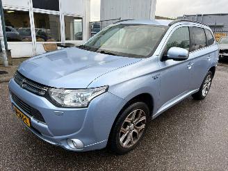 Damaged car Mitsubishi Outlander 2.0 PHEV Business Edition AUTOMAAT 2015/7