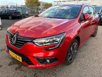 krockskadad bil auto Renault Mégane Estate 1.3 TCe Bose BJ 2019 BJ 2019 80.565 KM 2019/1