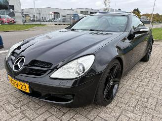 Vaurioauto  passenger cars Mercedes SLK 200 K. BJ 2004 243.379 KM 2004/8