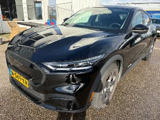 Voiture accidenté Ford Mustang Mach-E RWD 75 kWh AUTOMAAT BJ 2021 104.144 KM 2021/11