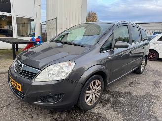 Vaurioauto  passenger cars Opel Zafira 1.8 Cosmo BJ 2009 220.541 KM 2009/10