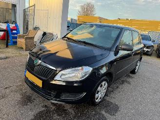 skadebil auto Skoda Fabia 1.2-12V Ambition 2011/3