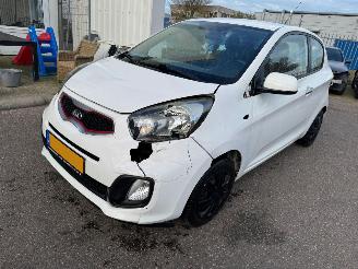 Auto incidentate Kia Picanto 1.0 CVVT 2013/8