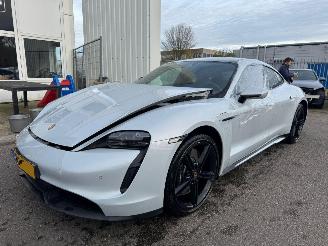 Damaged car Porsche Taycan 4S Performance 84 kWh 360 KW 489 PK 2021/6