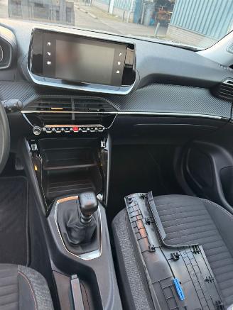 Peugeot 2008 1.2 PureTech Blue Lease Active picture 10