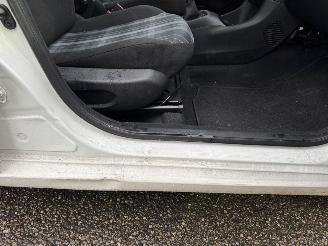 Peugeot 108 1.0 e-VTi Active picture 7