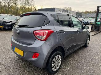 Hyundai I-10 1.0i i-Motion Go! 2016 picture 2