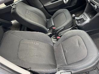 Hyundai I-10 1.0i i-Motion Go! 2016 picture 12