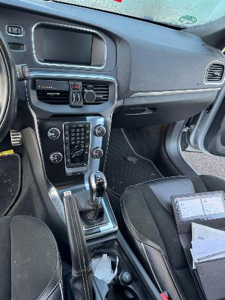 Volvo V-40 2.0 D4 R-Design Business picture 14