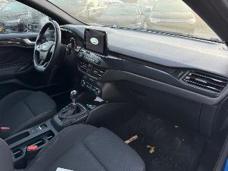 Ford Focus Wagon 1.0 EcoBoost ST Line Business picture 14