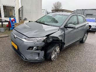 skadebil auto Hyundai Kona EV AUTOMAAT Comfort Smart 39 kWh BJ 2020 60.797 KM 2020/11