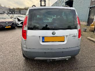 Skoda Roomster 1.6-16V AUTOMAAT Scout BJ 2008 76137 KM picture 4