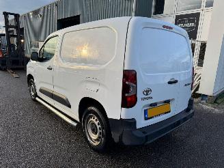 Toyota Proace CITY 1.5 D-4D Cool Comfort picture 3