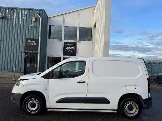 Toyota Proace CITY 1.5 D-4D Cool Comfort picture 2