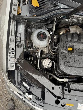 Volkswagen Tiguan 1.5 TSI ACT Highline Business R AUTOMAAT picture 9