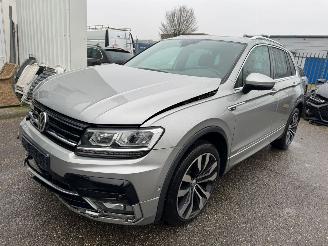skadebil auto Volkswagen Tiguan 1.5 TSI ACT Highline Business R AUTOMAAT 2020/1