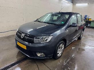 damaged passenger cars Dacia Sandero 0.9 TCe Bi-Fuel Laureate benzine/lpg 2018/3