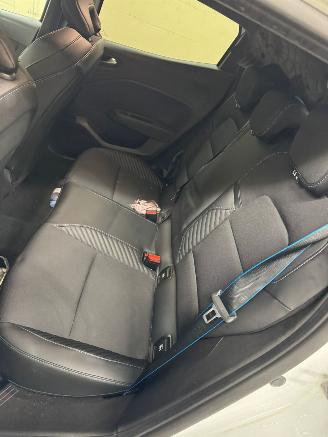 Renault Clio 1.0 TCe  esprit Alpine GPF 90 BJ picture 18