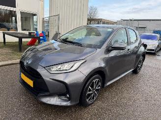 Coche accidentado Toyota Yaris 1.5 Hybrid Dynamic AUTOMAAT BJ 2023 39.373 KM 2023/10