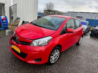 Coche accidentado Toyota Yaris 1.3 VVT-i Aspiration AUTOMAAT BJ 2012 155.637 KM 2012/3