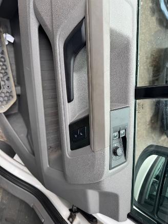 Volkswagen Crafter 35 2.0 TDI L3H3 EL Highline BJ 2019 159.265 KM picture 16