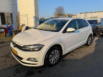 krockskadad bil auto Volkswagen Polo 1.6 TDI Comfortline Business 2018/4