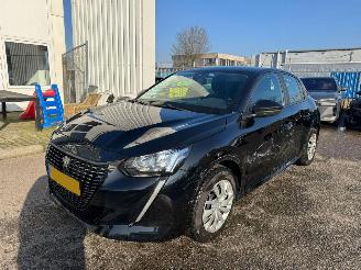damaged passenger cars Peugeot 208 1.2 PureTech Active 2022/3