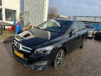 Vaurioauto  passenger cars Mercedes B-klasse 180 Ambition 2016/1