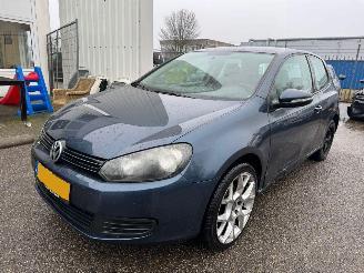 Damaged car Volkswagen Golf 1.4 Trendline 2010/1