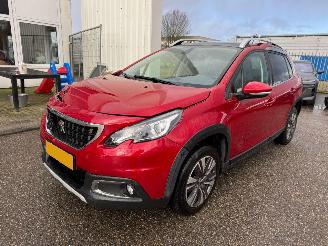 Vaurioauto  passenger cars Peugeot 2008 1.2 PureTech Allure AUTOMAAT 2019/5