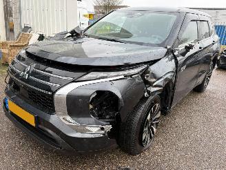 Auto incidentate Mitsubishi Outlander 2.4 AUTOMAAT PHEV Intense 2025/3