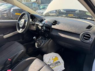 Mazda 2 1.3 Cool picture 10
