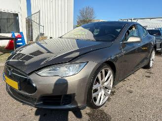Auto incidentate Tesla Model S 85D Base 2015/8