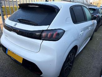 Peugeot 208 1.2 PureTech Allure Pack picture 3