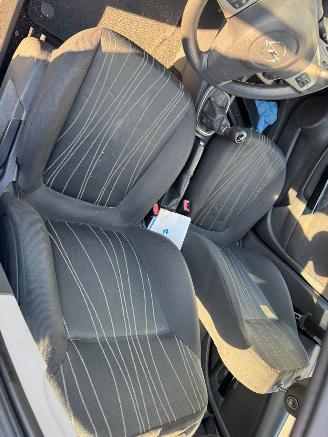 Opel Corsa 1.2-16V Enjoy picture 16