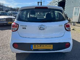 Hyundai I-10 1.0i i-Drive picture 3