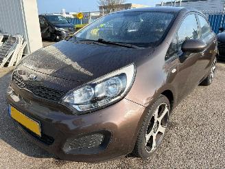 skadebil auto Kia Rio 1.2 CVVT Comfort Pack 2014/6