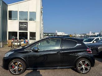 Peugeot 208 1.6 THP GTi picture 2