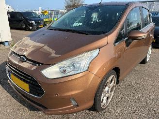 Voiture accidenté Ford B-Max 1.0 EcoBoost Titanium 2013/2