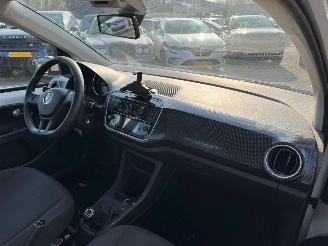 Volkswagen Up! 1.0 picture 14