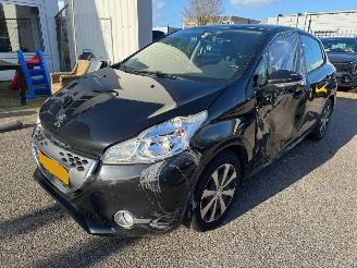 Damaged car Peugeot 208 1.4 AUTOMAAT  e-HDi Blue Lease 2012/7